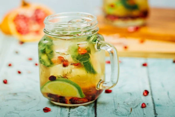 Ledový čaj goji a granátové jablko