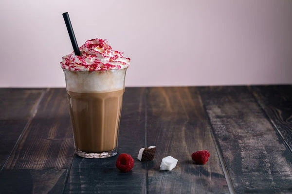 Kokosovo-malinové latte