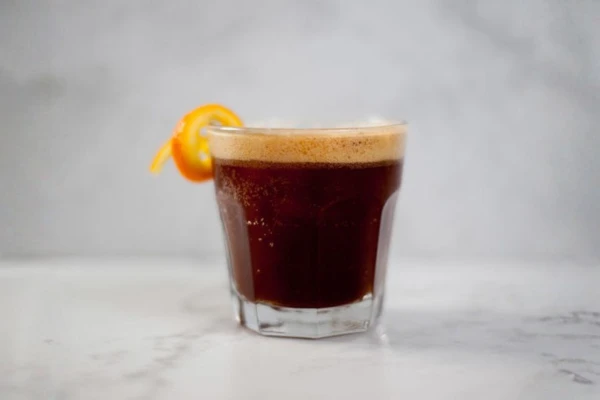 Ledové americano s nádechem citrusu