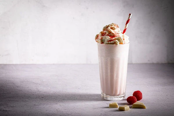 Jahodové frappé s příchutí bílé čokolády