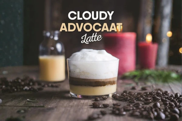 Nadýchané latte s vaječným likérem